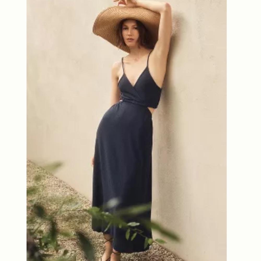 Knit cutout midi dress in dark navy blue